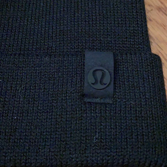 NWT Lululemon Alpine Air Beanie - Picture 4 of 5
